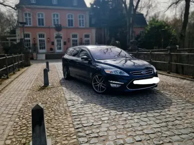 Gebraucht Ford Mondeo 200 PS (147 kW) 2013 Blau Kombi