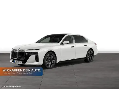Gebraucht BMW 740 Comfort Edition 299 PS (219 kW) 2025 Mineralweiß metallic Limousine