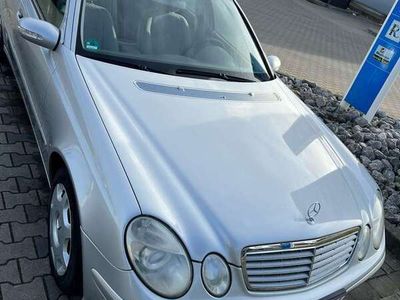 gebraucht Mercedes E200 classic