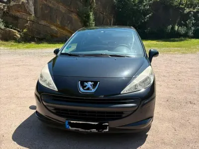 Gebraucht Peugeot 207 73 PS (53 kW) 2007 Schwarz Kleinwagen
