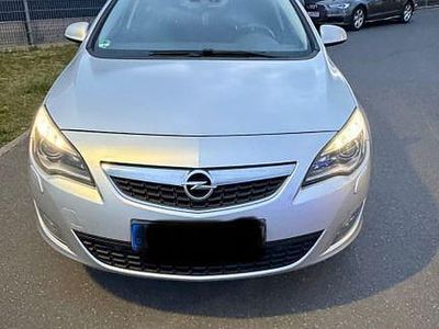 Gebraucht Opel Astra Edition 110 PS (80 kW) 2012 Limousine