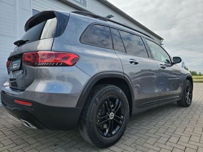 Mercedes GLB220