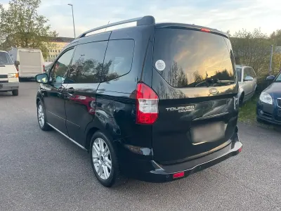 Gebraucht Ford Tourneo Courier 98 PS (72 kW) 2015 Schwarz Van / Kleinbus