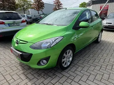 Gebraucht Mazda 2 Active 84 PS (61 kW) 2010 Grün Kleinwagen