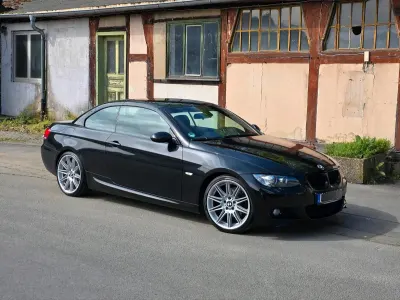 Gebraucht BMW 320 Cabriolet M Sport 177 PS (130 kW) 2009 Schwarz Cabrio