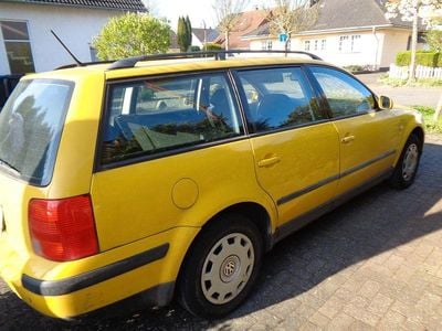 Second-hand VW Passat Basis 90 CP (66 kW) 1999 Galben Break