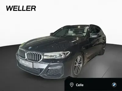 Gebraucht BMW 520 M Sport 190 PS (139 kW) 2021 Carbonschwarz (schwarz) Kombi