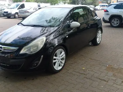 Brugt Opel Corsa Edition 87 HK (63 kW) 2011 Sort Hatchback