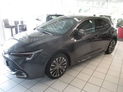 Gebraucht Toyota Corolla Team 122 PS (89 kW) 2023 Grau Limousine