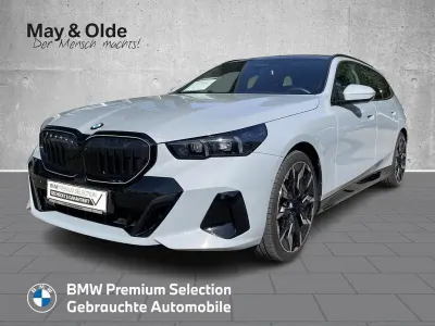 Gebraucht BMW 520 M Sport 208 PS (152 kW) 2026 Grau Kombi