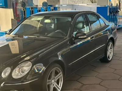 Gebraucht Mercedes E350 Avantgarde 272 PS (200 kW) 2007 Schwarz Limousine