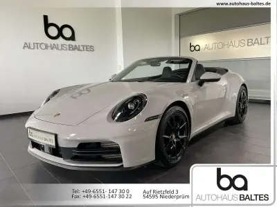 Gebraucht Porsche 992 394 PS (289 kW) 2026 Kreide Cabrio