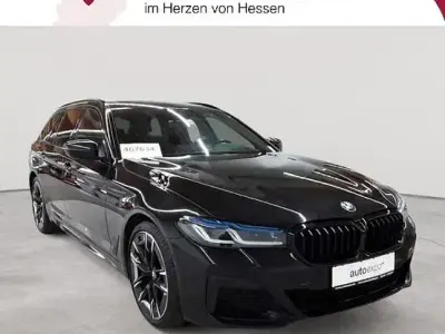 Gebraucht BMW 540 M Sport 340 PS (250 kW) 2023 Saphirschwarz metallic Kombi
