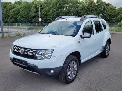 Gebraucht Dacia Duster Lauréate 125 PS (91 kW) 2015 Weiß SUV