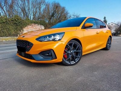 Second-hand Ford Focus ST 280 CP (205 kW) 2022 Portocaliu Berlinǎ