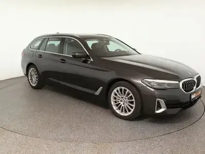 Gebraucht BMW 530 Luxury Line 245 PS (180 kW) 2023 Grau Kombi