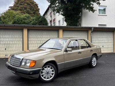 Gebraucht Mercedes 200 75 PS (55 kW) 1991 Beige Limousine