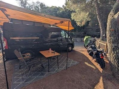 Second-hand Fiat Ducato 131 CP (96 kW) 2018 Negru Van