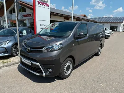 Gebraucht Toyota Proace Comfort 144 PS (105 kW) 2024 Grau Van / Kleinbus