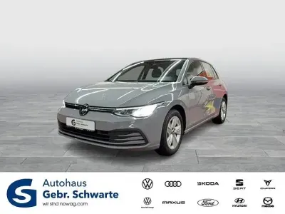 Brugt VW Golf VIII Life 110 HK (80 kW) 2023 Grå Sedan