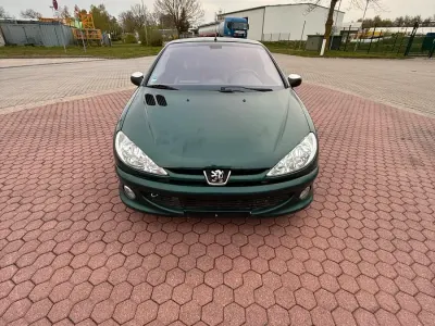 Gebraucht Peugeot 206 CC Roland Garros 109 PS (80 kW) 2004 Grün Cabrio