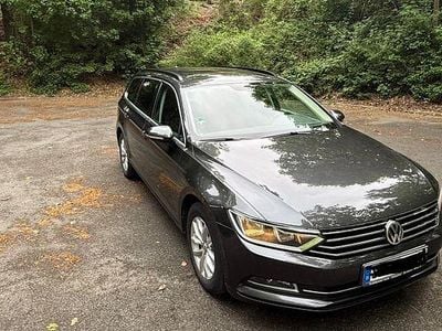 Grau Gebraucht 2017 VW Passat Kombi | 10.600 € (Guter Preis)