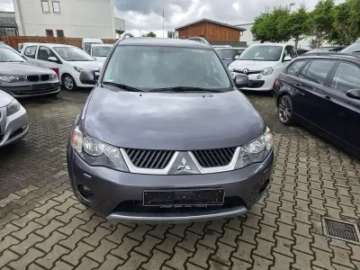 Gebraucht Mitsubishi Outlander Instyle 156 PS (114 kW) 2009 Effektgrau (p) SUV