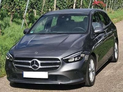 Mercedes B220