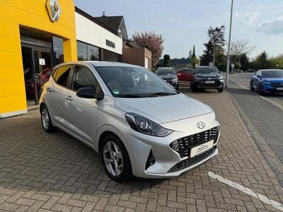 Usata Hyundai i10 GO! 67 CV (49 kW) 2023 Argento Utilitaria