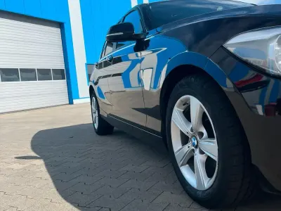 Gebraucht BMW 116 116 PS (85 kW) 2014 Schwarz Kleinwagen