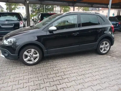 Gebraucht VW Polo Cross 110 PS (80 kW) 2015 Schwarz Kleinwagen