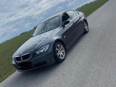 Gebraucht BMW 320 150 PS (110 kW) 2005 Grau Limousine