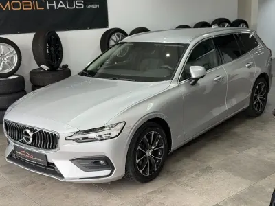 Gebraucht Volvo V60 Momentum 150 PS (110 kW) 2021 Bright silver Kombi