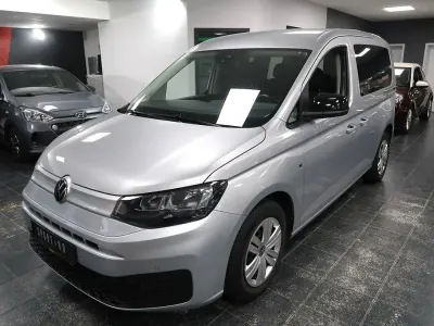 Używany VW Caddy Basis 122 KM (89 kW) 2022 Srebrny Minivan