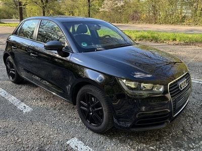 Second-hand Audi A1 Sportback Attraction 86 CP (63 kW) 2015 Negru Hatchback