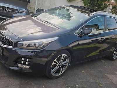 Begagnad Kia Ceed GT GT-Line 136 HK (100 kW) 2015 Svart Sedan