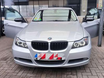 Gebraucht BMW 320 150 PS (110 kW) 2005 Limousine