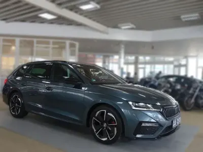 Gebraucht Skoda Octavia RS 200 PS (147 kW) 2022 Seda quartz/quartz grey (metallic) Kombi