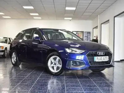 Gebraucht Audi A4 Basis 136 PS (100 kW) 2023 Blau Kombi