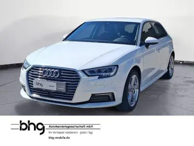 Gebraucht Audi e-tron Sport 204 PS (150 kW) 2020 Ibisweiß SUV