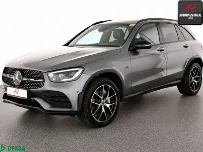 Gebraucht Mercedes GLC300e AMG 320 PS (235 kW) 2021 Selenitgrau SUV