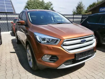 Gebraucht Ford Kuga Titanium 150 PS (110 kW) 2018 Torinobraun metallic SUV