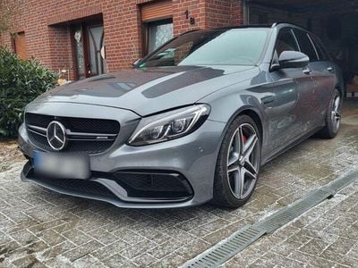 Mercedes C63 AMG