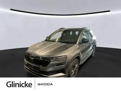 Gebraucht Skoda Karoq SportLine 150 PS (110 kW) 2023 Graphite grau metallic SUV