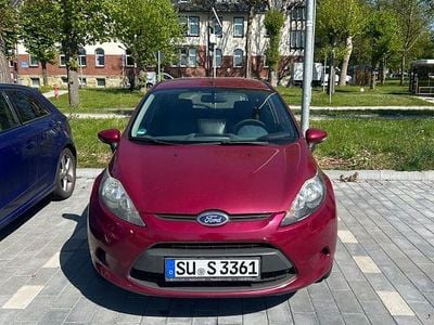 Second-hand Ford Fiesta 82 CP (60 kW) 2009 Roșu Berlinǎ