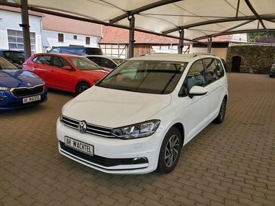 Weiß Gebraucht 2018 VW Touran Sound Van / Kleinbus | 18.790 € (Guter Preis)