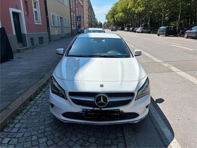 Mercedes CLA200