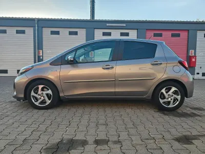 Używany Toyota Yaris Comfort 73 KM (53 kW) 2015 Hatchback