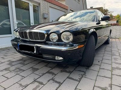 Jaguar XJ8