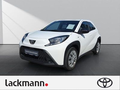 Gebraucht Toyota Aygo X X-play 72 PS (52 kW) 2024 Pure) white ii (weiss SUV